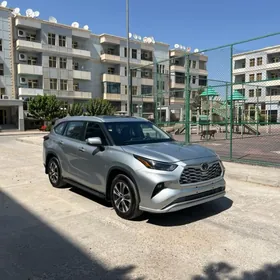 Toyota Highlander 2023