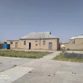 Ýöleten satlyk ýaşaýyş jaý