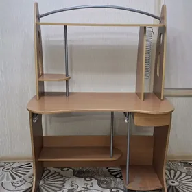 компьютерный стол(детский)