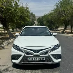 Toyota Camry 2021