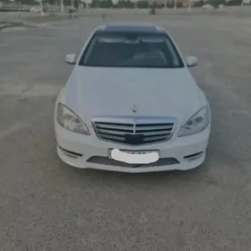Mercedes-Benz S-Class 2005