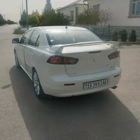 Mitsubishi Lanser 2010