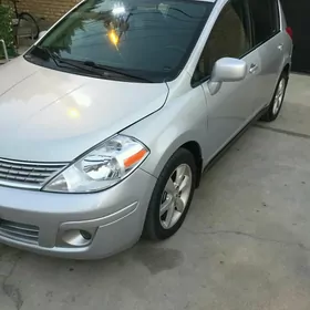 Nissan Versa 2010