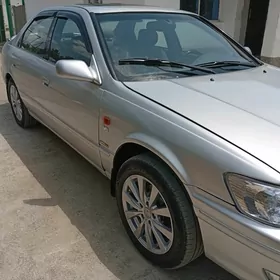 Toyota Camry 2000