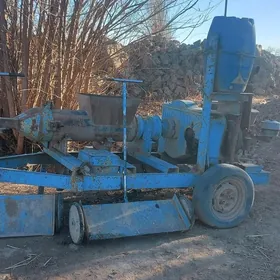 MTZ 80 2004