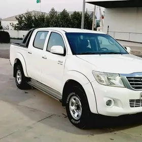 Toyota Hilux 2013