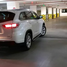 Toyota Highlander 2016