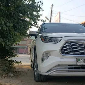 Toyota Highlander 2020