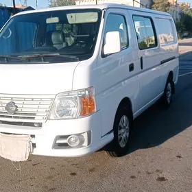 Nissan Urvan 2010