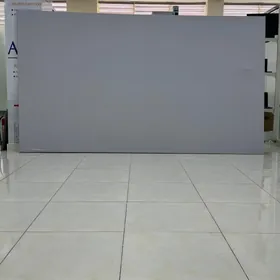 Proýektor ekran