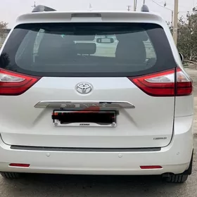 Toyota Sienna 2017