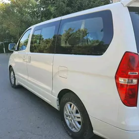 Hyundai H-1 2015