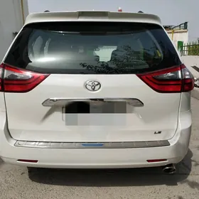 Toyota Sienna 2020