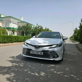 Toyota Camry 2018