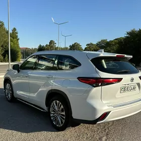 Toyota Highlander 2020