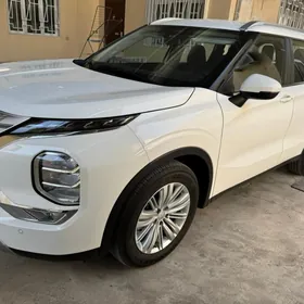 Mitsubishi Outlander 2024