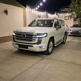 Toyota Land Cruiser 2023