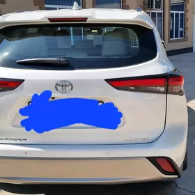 Toyota Highlander 2021