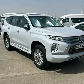 Mitsubishi Pajero 2020