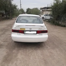 Toyota Camry 2000