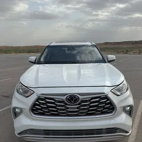 Toyota Highlander 2021