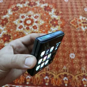 infinix zero flip