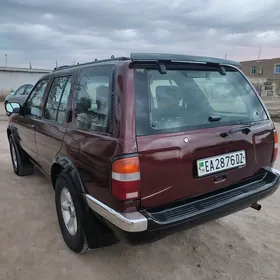 Nissan Pathfinder 1998