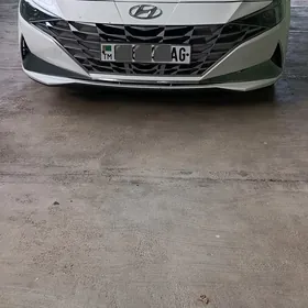 Hyundai Elantra 2023
