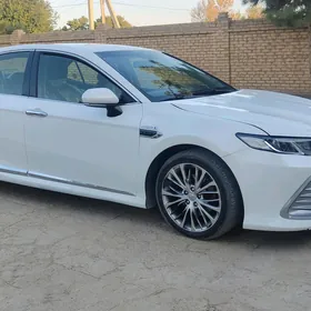 Toyota Camry Hybrid 2021