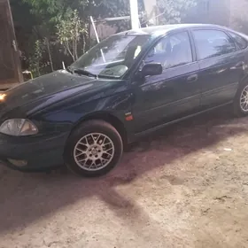 Toyota Avensis 2001
