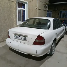 Hyundai Sonata 1996