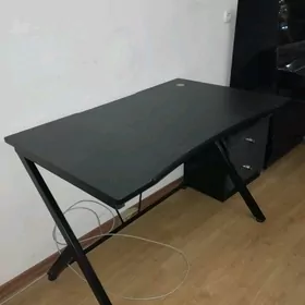 Стол компьютерный