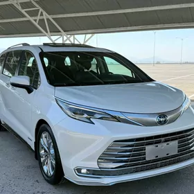 Toyota Sienna 2021