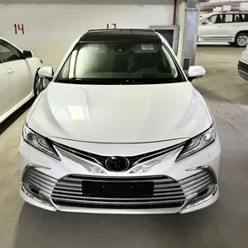 Toyota Camry 2019