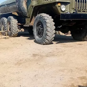 Ural 4320 1990