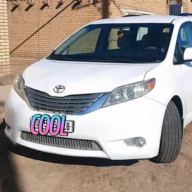 Toyota Sienna 2012