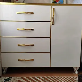 камод