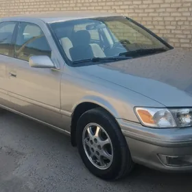 Toyota Camry 2001