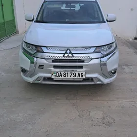 Mitsubishi Outlander 2022