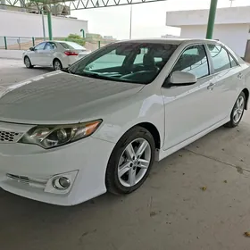 Toyota Camry 2014