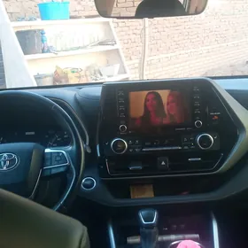 Toyota Highlander 2020