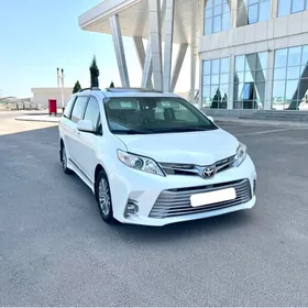 Toyota Sienna 2018