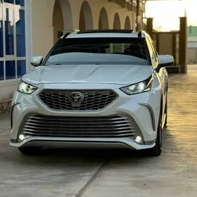 Toyota Highlander 2022
