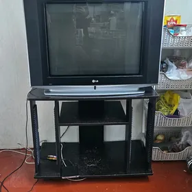 telewizor we podstawka