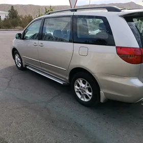 Toyota Sienna 2004