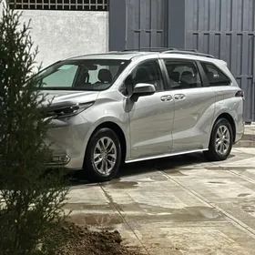 Toyota Sienna 2022