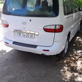 Hyundai H-1 2002