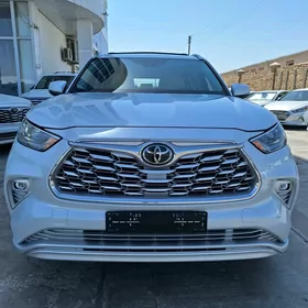 Toyota Highlander 2021