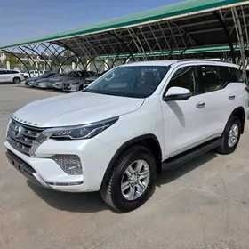 Toyota Fortuner 2024