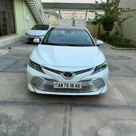Toyota Camry 2019